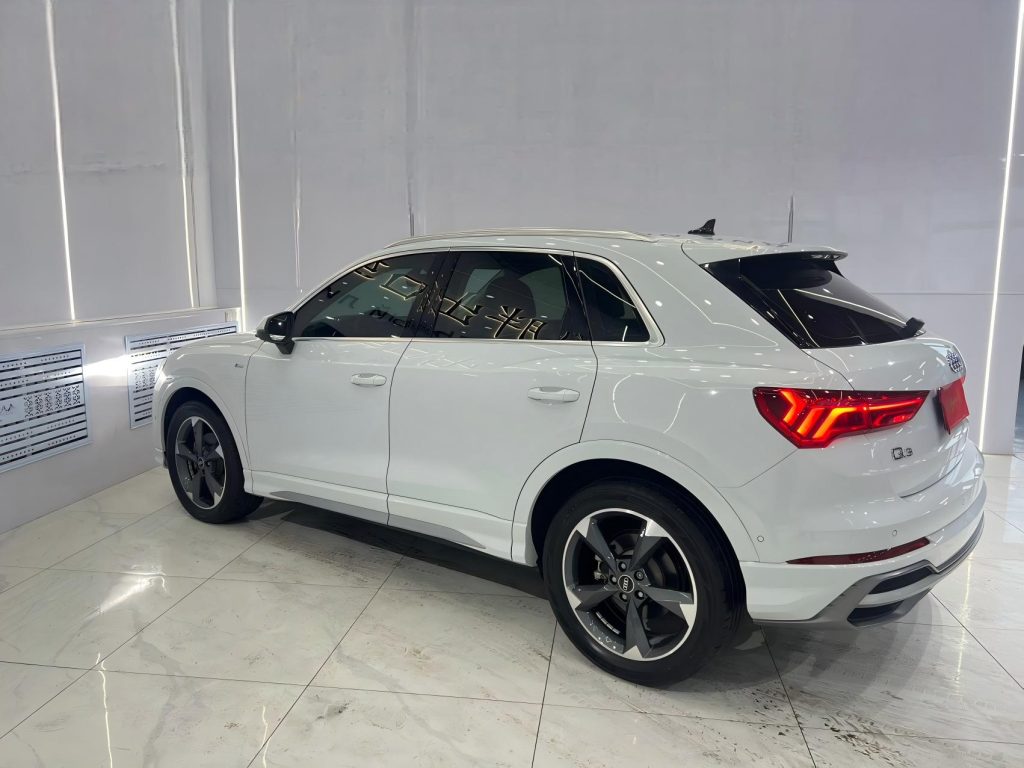 Audi Q3 2022 35 TFSI Sportline National VI - Huishida Trading
