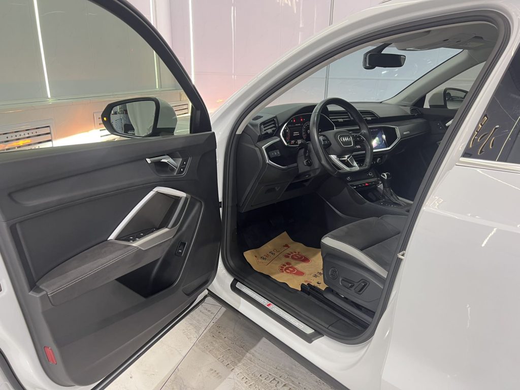 Audi Q3 2022 35 TFSI Sportline National VI - Huishida Trading