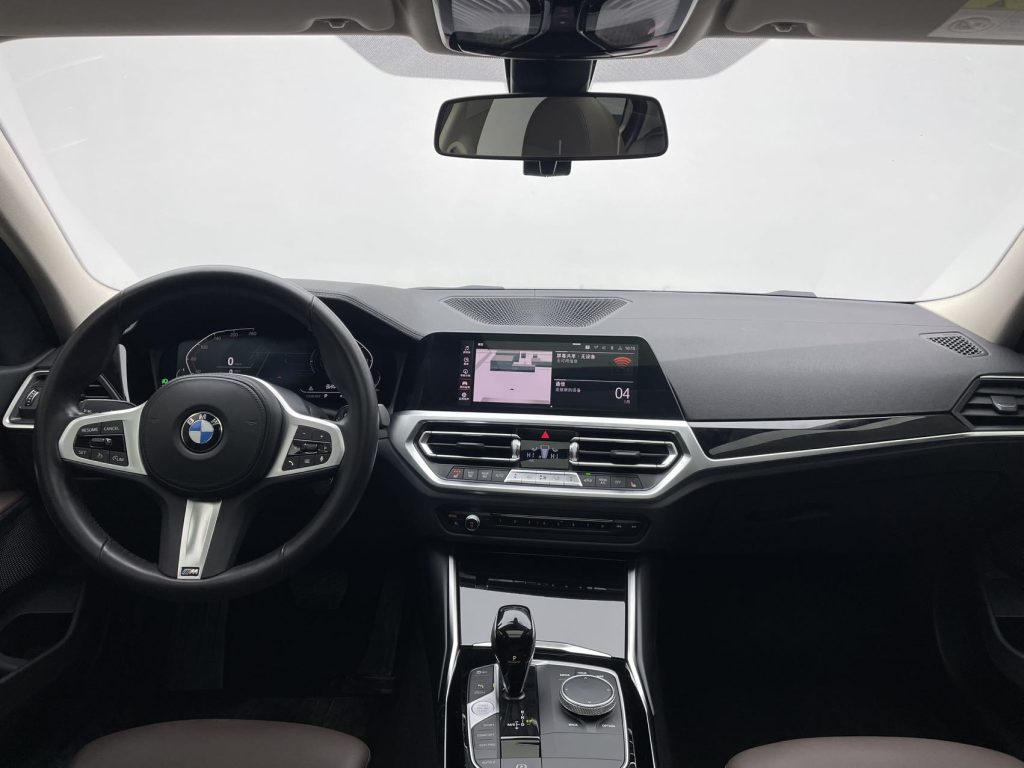 BMW 3 серии 2022 года 320Li M Sport Package - Huishida Trading