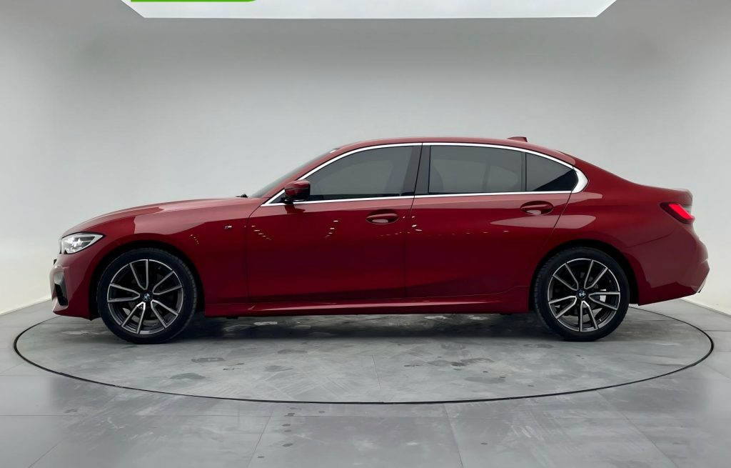 BMW 3 серии 2022 года 320Li M Sport Package - Huishida Trading