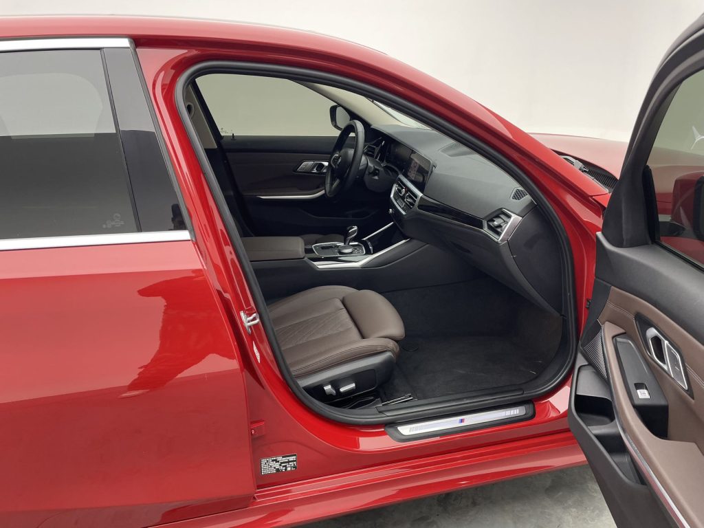 BMW 3 серии 2022 года 320Li M Sport Package - Huishida Trading