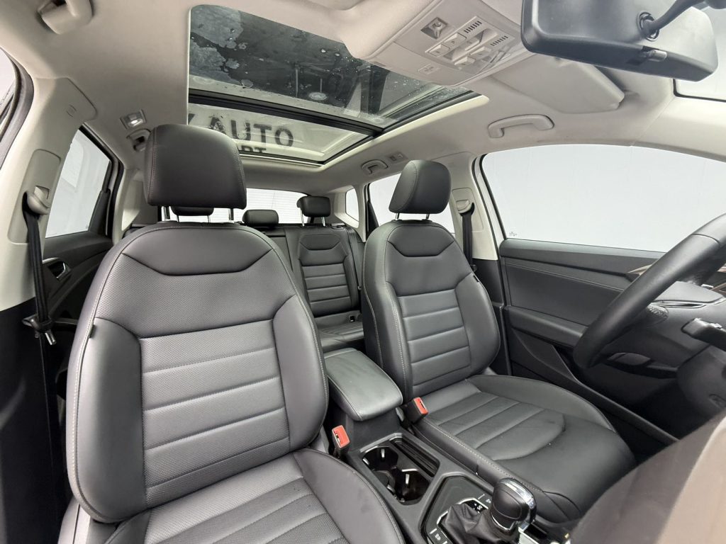 Volkswagen Tharu 2022 280TSI Two-Wheel Drive Luxury Edition - Huishida Trading