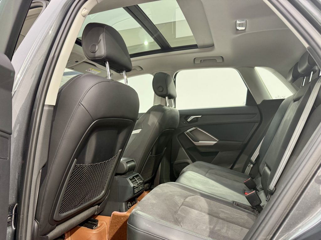 Audi Q3 2023 35 TFSI Progressive Dynamic (1.4T) - Huishida Trading