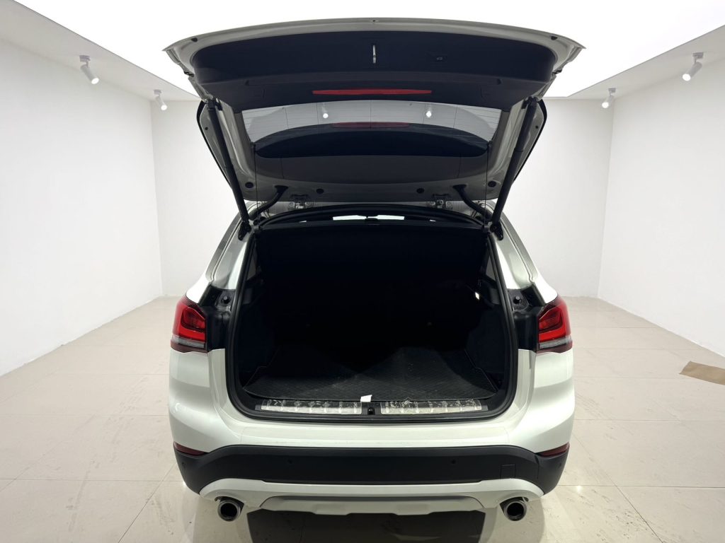 BMW X1 2022 sDrive20Li Fashion Edition - Huishida Trading