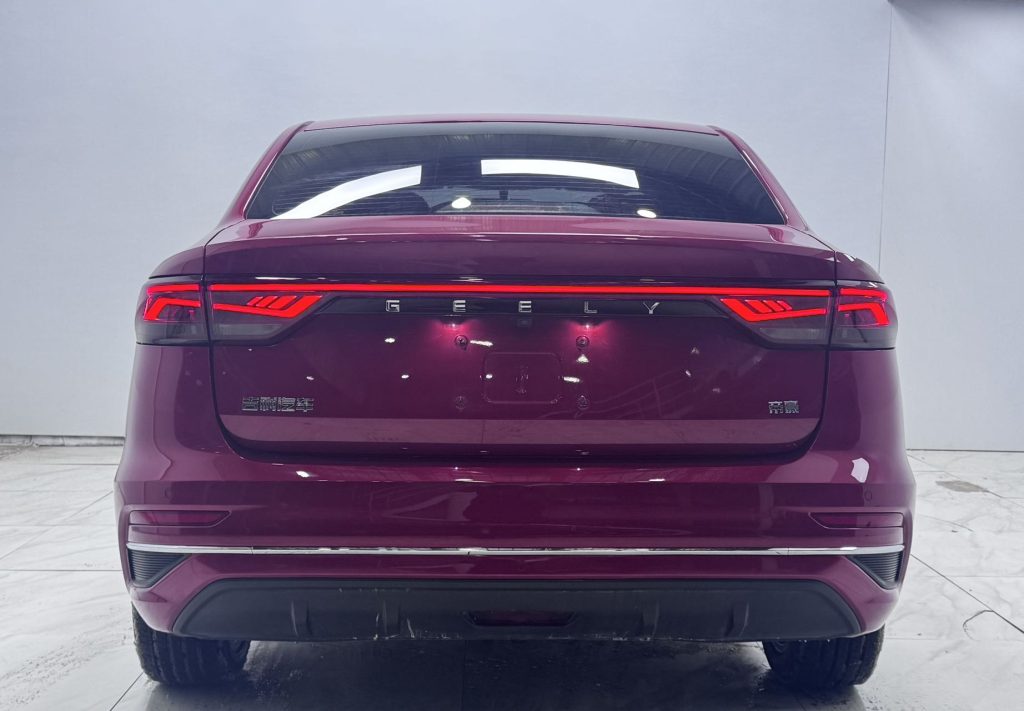 Geely Emgrand 2022 4-е поколение 1,5 л CXT Flagship - Huishida Trading