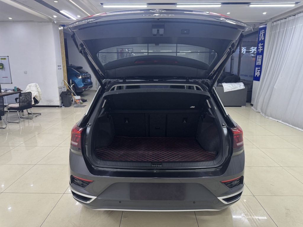 Volkswagen T-ROC 2022 280TSI DSG Передний привод Comfort PLUS - Huishida Trading