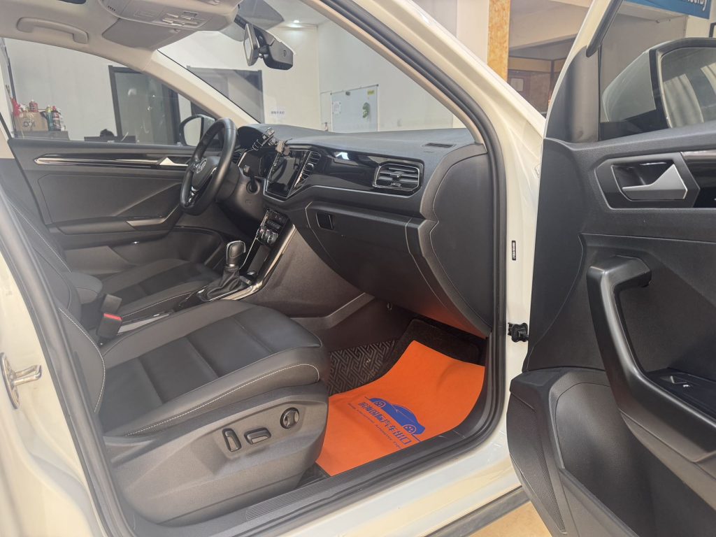 Volkswagen T-ROC 2022 280TSI DSG Передний привод Comfort PLUS - Huishida Trading