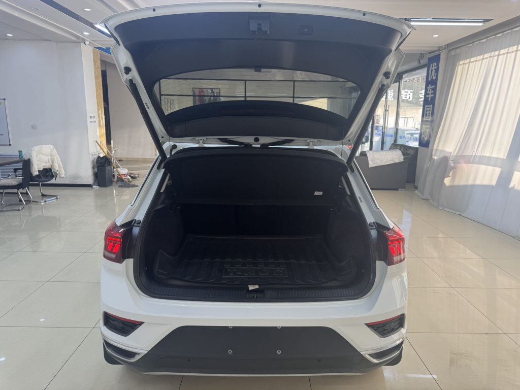 Volkswagen T-ROC 2022 280TSI DSG Передний привод Comfort PLUS - Huishida Trading