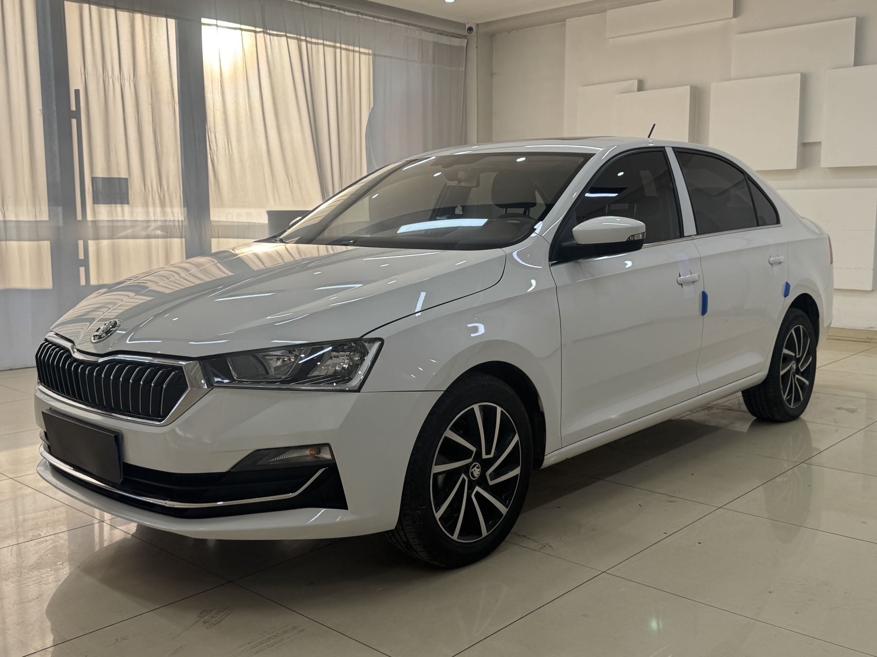 Skoda Rapid 2022 1,5 л, автоматическая коробка передач, версия Comfort Edition