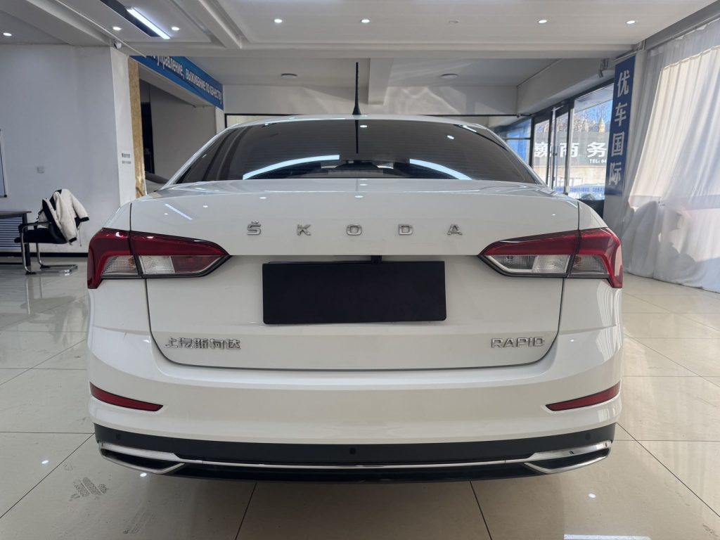 Skoda Rapid 2022 1,5 л, автоматическая коробка передач, версия Comfort Edition - Huishida Trading
