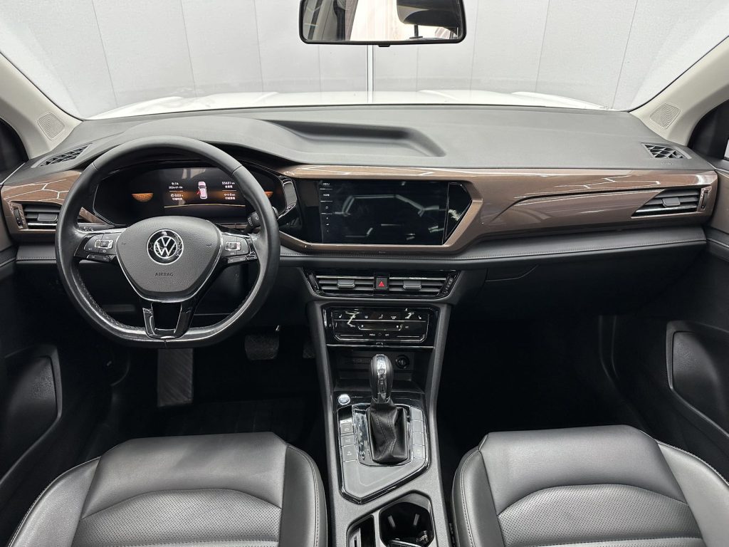 Volkswagen Tharu 2022 года 280TSI Передний привод Luxury Edition - Huishida Trading