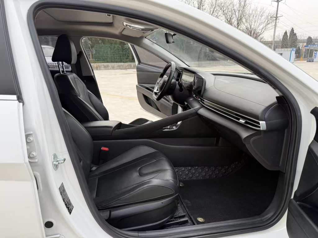 Hyundai Elantra 2022 года 1,5 л CVT GLX Elite Edition - Huishida Trading