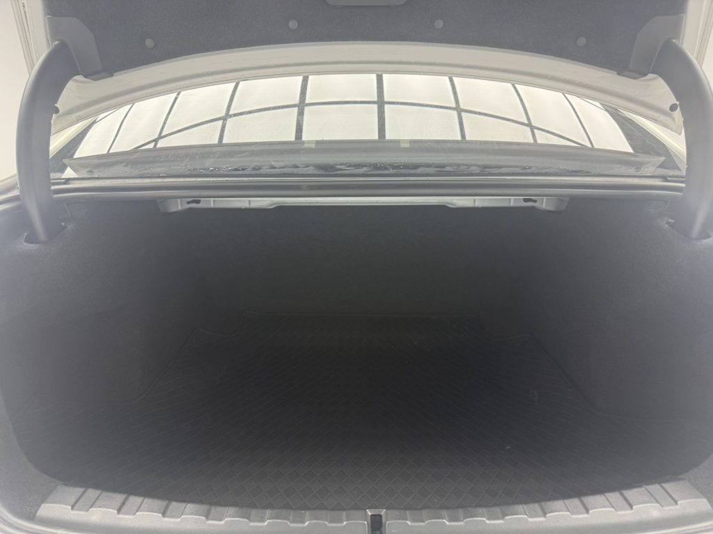 BMW 3 Series 2023 320Li M Sport Package - Huishida Trading