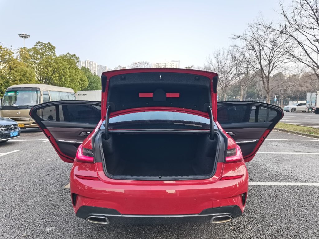 BMW 3 Series 2021 Facelift II 320Li M Sport Package National VI - Huishida Trading