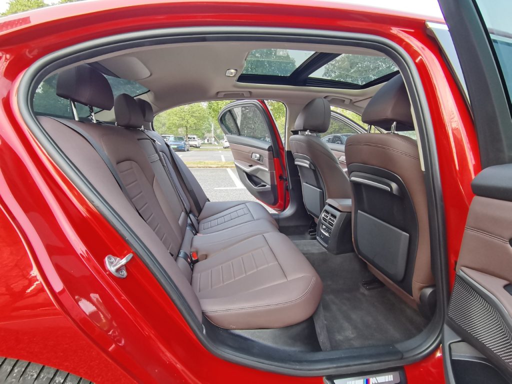 BMW 3 Series 2021 Facelift II 320Li M Sport Package National VI - Huishida Trading