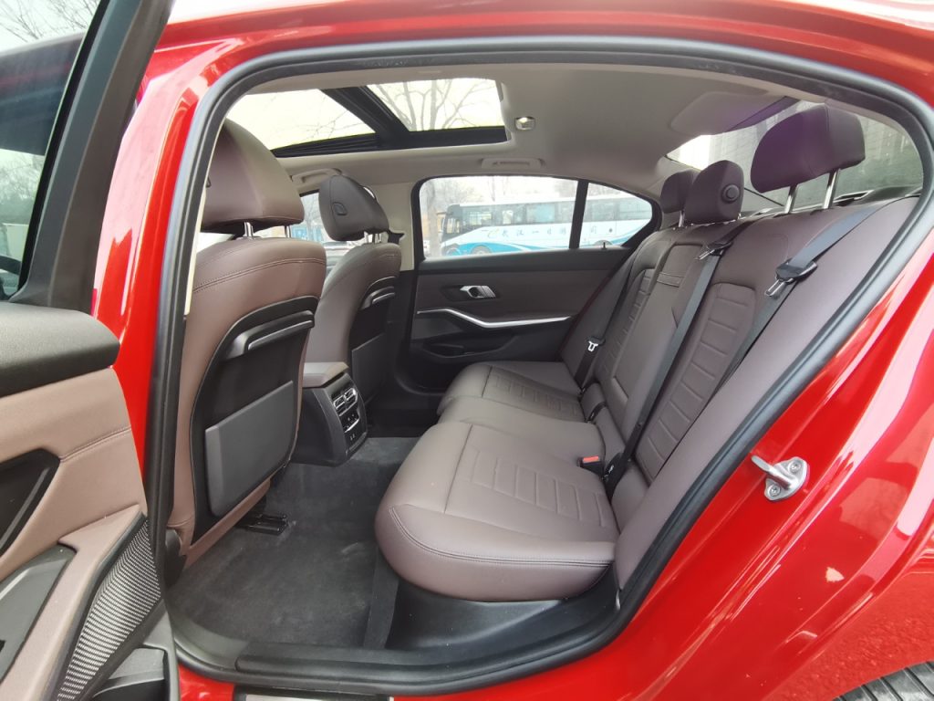 BMW 3 Series 2021 Facelift II 320Li M Sport Package National VI - Huishida Trading