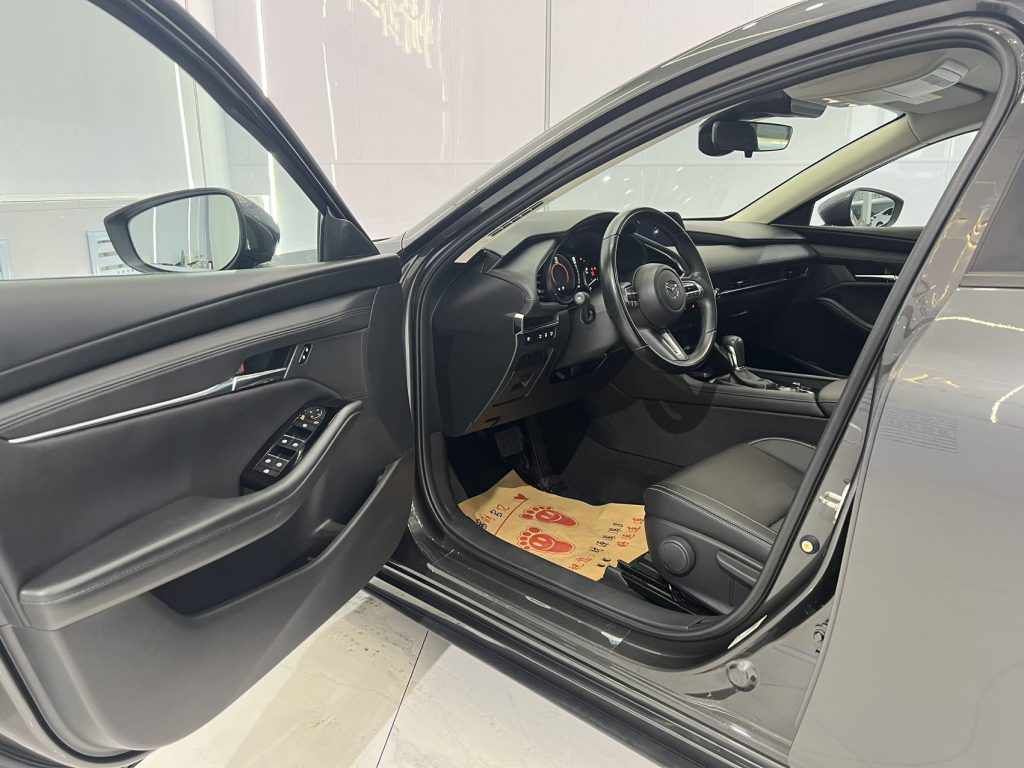 Mazda3 Axela 2022 2.0L Automatic Premium Edition - Huishida Trading