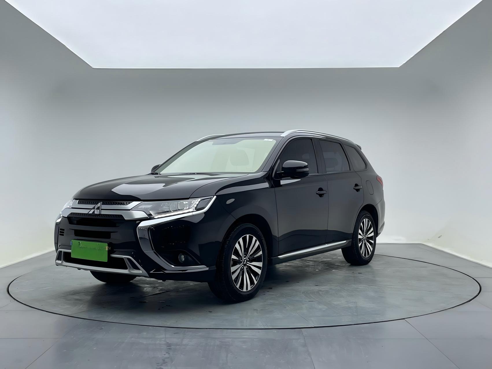 Mitsubishi Outlander  2021 2.0L 2WD Enjoy Edition 5-местный