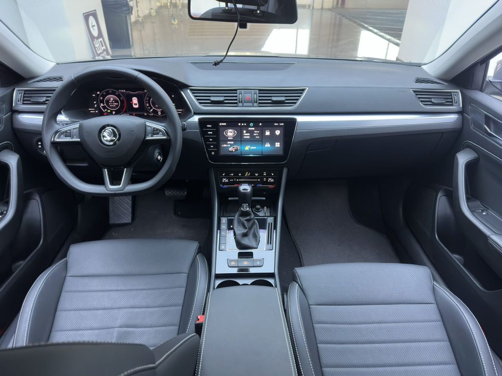 ŠKODA Superb 2022 года TSI280 DSG Prestige Edition - Huishida Trading