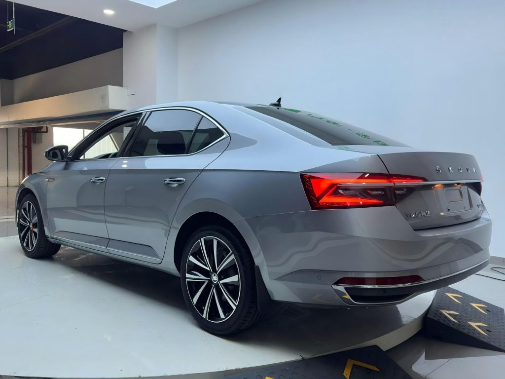 ŠKODA Superb 2022 года TSI280 DSG Prestige Edition - Huishida Trading
