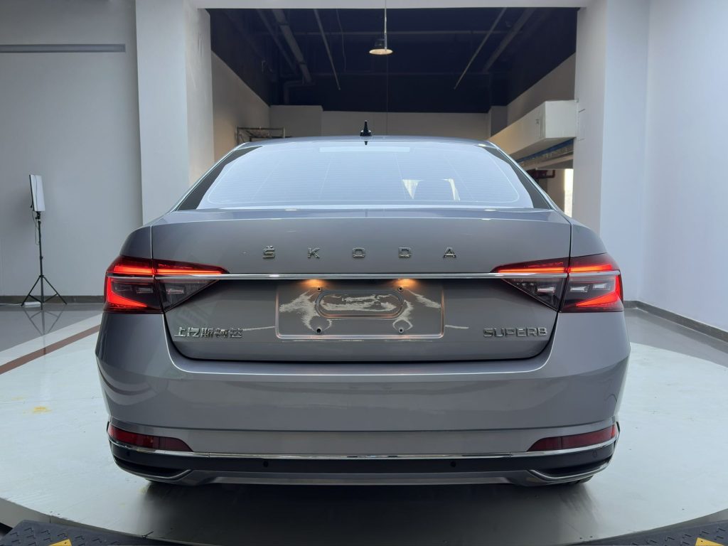 ŠKODA Superb 2022 года TSI280 DSG Prestige Edition - Huishida Trading