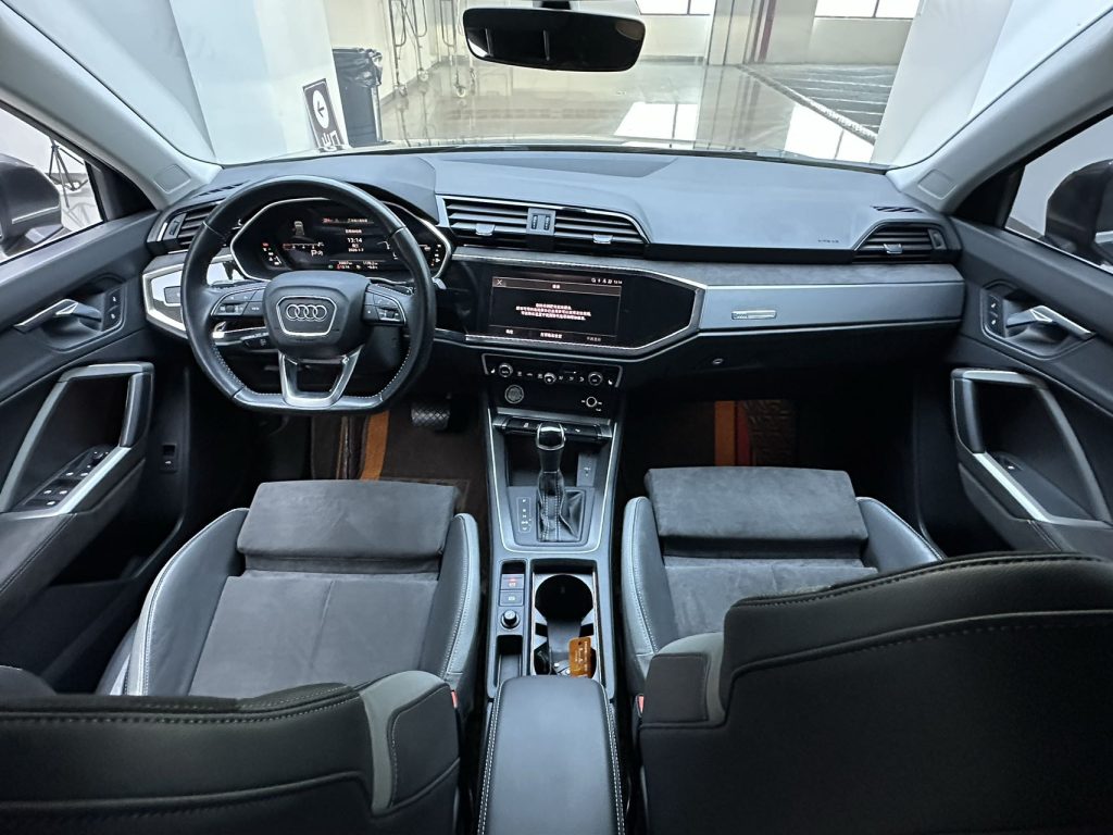 Audi Q3 2022 года 35 TFSI Sportline National VI - Huishida Trading