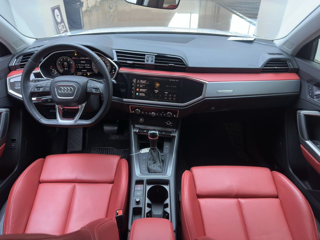Audi Q3 2023 года 35 TFSI Sportline (1.4T) - Huishida Trading