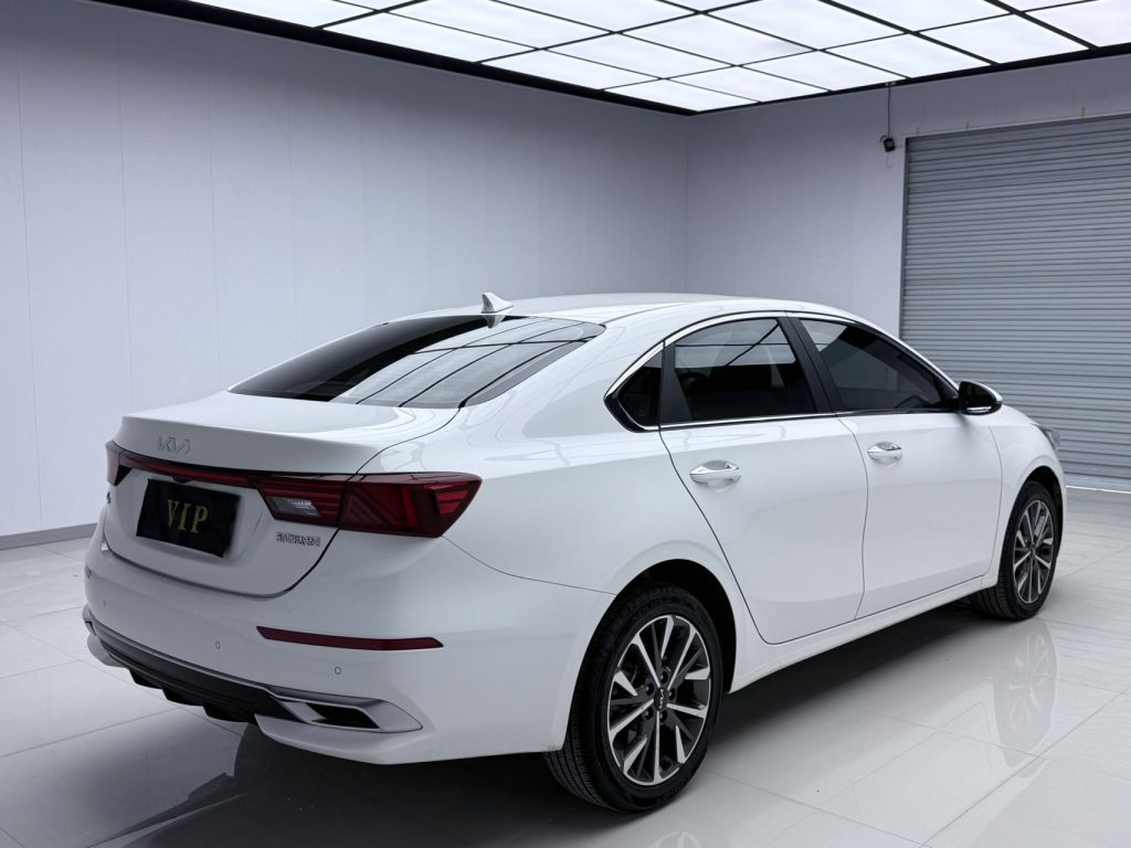 Kia K3 2021 1,5 л CVT Fashion Edition - Huishida Trading