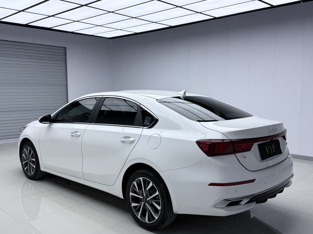 Kia K3 2021 1,5 л CVT Fashion Edition - Huishida Trading