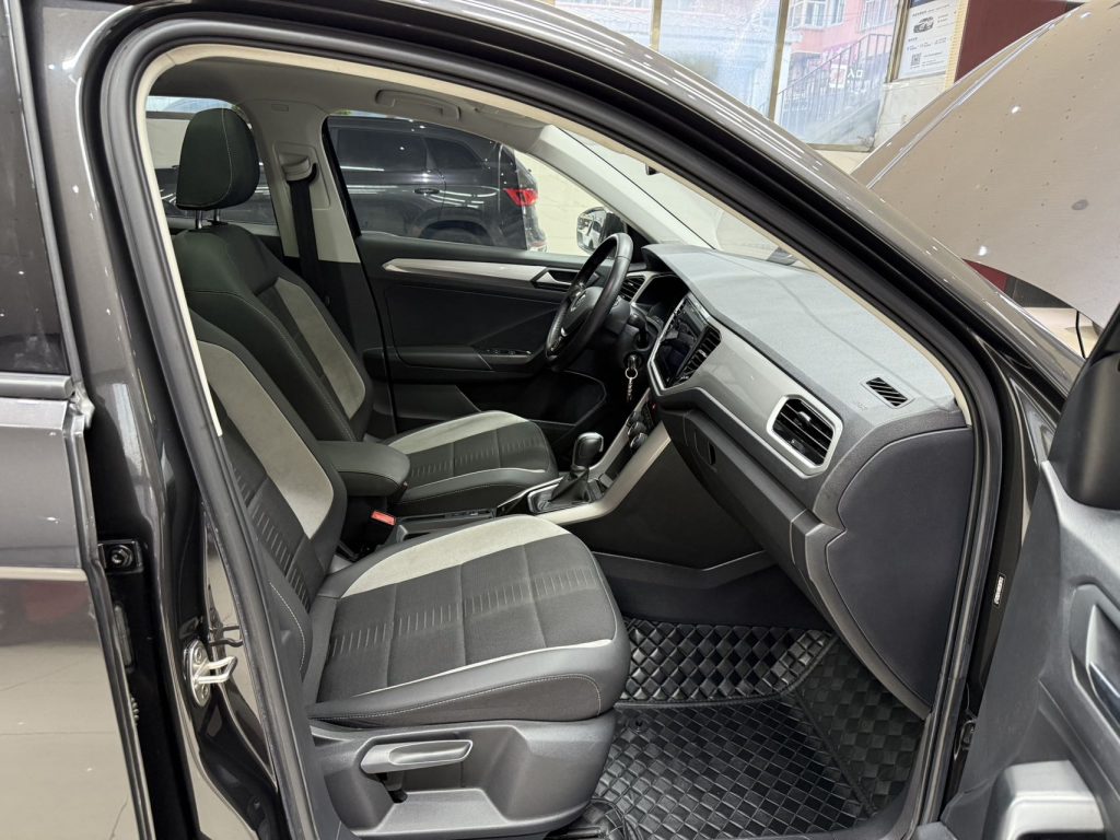 Volkswagen T-ROC 2021 280TSI DSG Передний привод Elite Smart Connect Edition - Huishida Trading