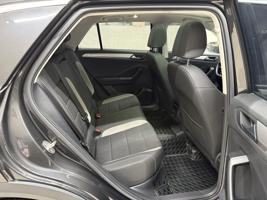 Volkswagen T-ROC 2021 280TSI DSG Передний привод Elite Smart Connect Edition - Huishida Trading