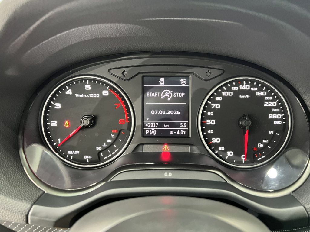 Audi Q2L 2022 Модель 35 TFSI Sporty Style National VI - Huishida Trading