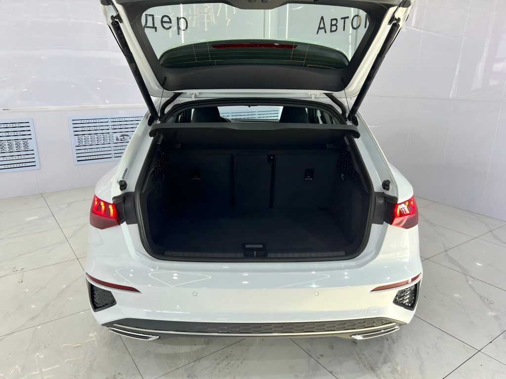 Audi A3 2021 Sportback 35 TFSI Sporty Style - Huishida Trading