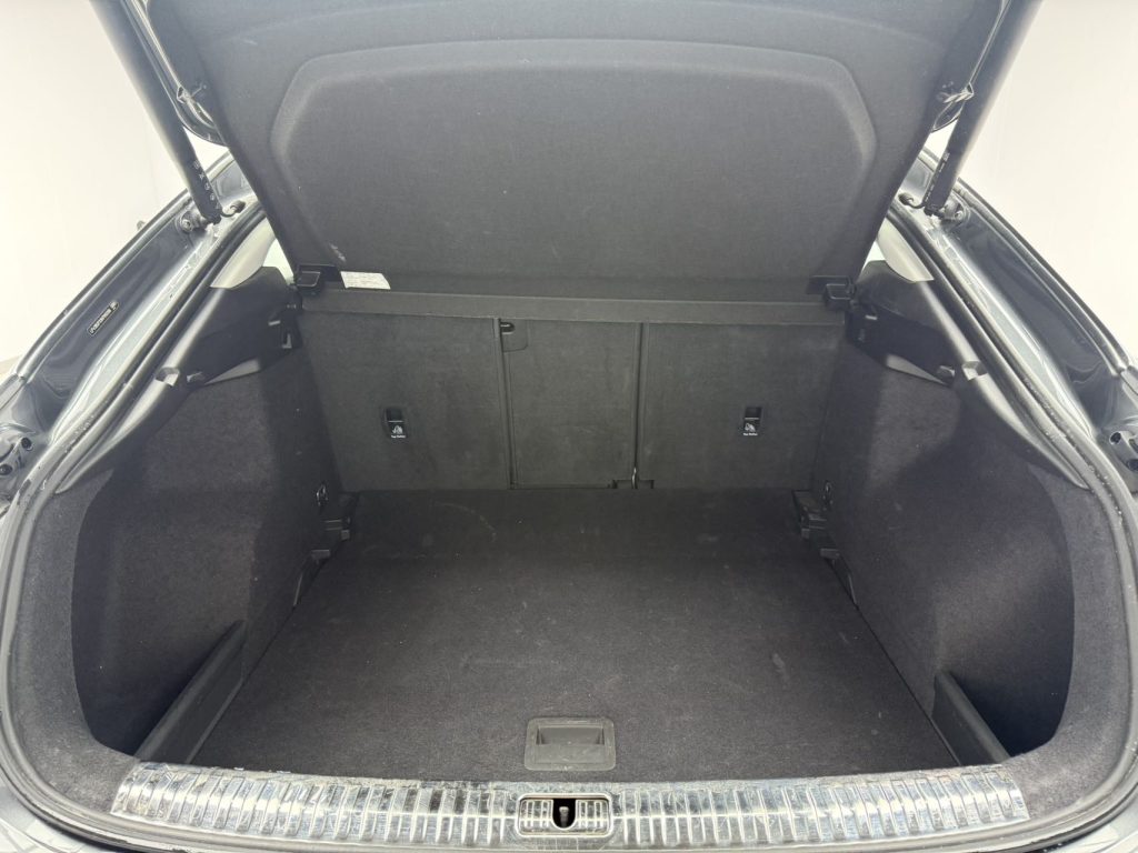 Audi Q3 Sportback 2023 35 TFSI Progressive 1.4T - Huishida Trading