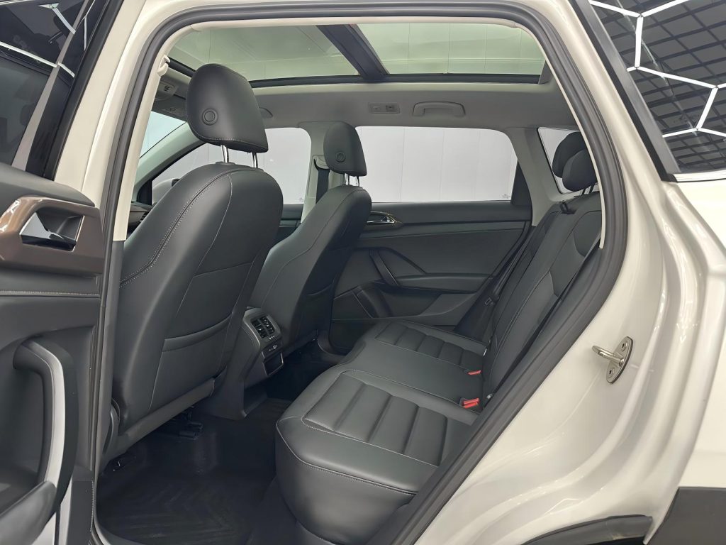 Volkswagen Tharu 2022 280TSI Two-Wheel Drive Luxury Edition - Huishida Trading