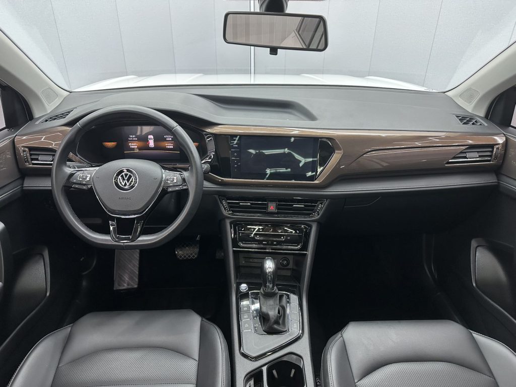 Volkswagen Tharu 2022 280TSI Two-Wheel Drive Luxury Edition - Huishida Trading