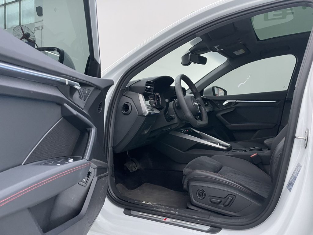 Audi A3 2022 Sportback 35 TFSI Luxury Sport - Huishida Trading