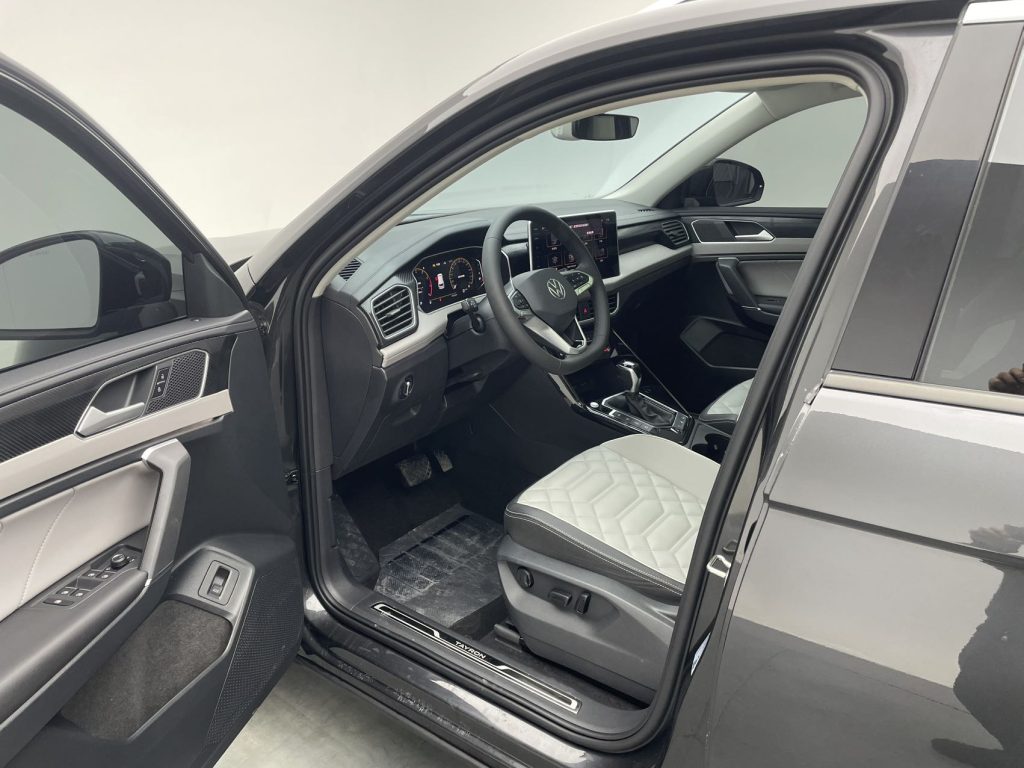 Volkswagen TAYRON 2023 года 280TSI Передний привод Luxury Plus Advanced Edition - Huishida Trading