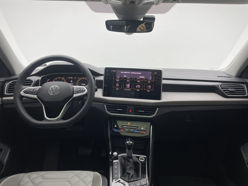 Volkswagen TAYRON 2023 года 280TSI Передний привод Luxury Plus Advanced Edition - Huishida Trading