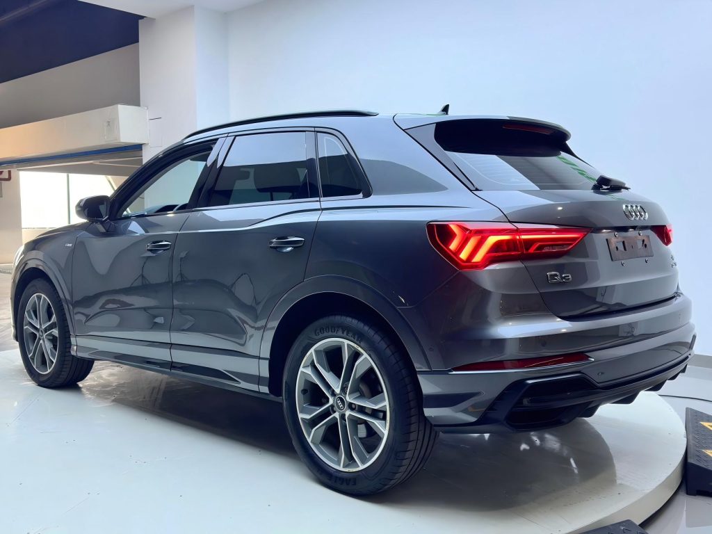 Audi Q3 2023 35 TFSI Sportline (1.4T) - Huishida Trading