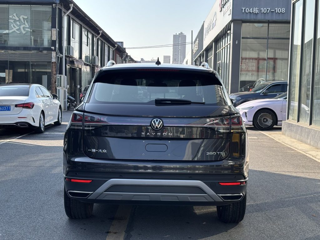 Volkswagen TAYRON 2023 280TSI Передний привод Luxury Plus Advanced Edition - Huishida Trading