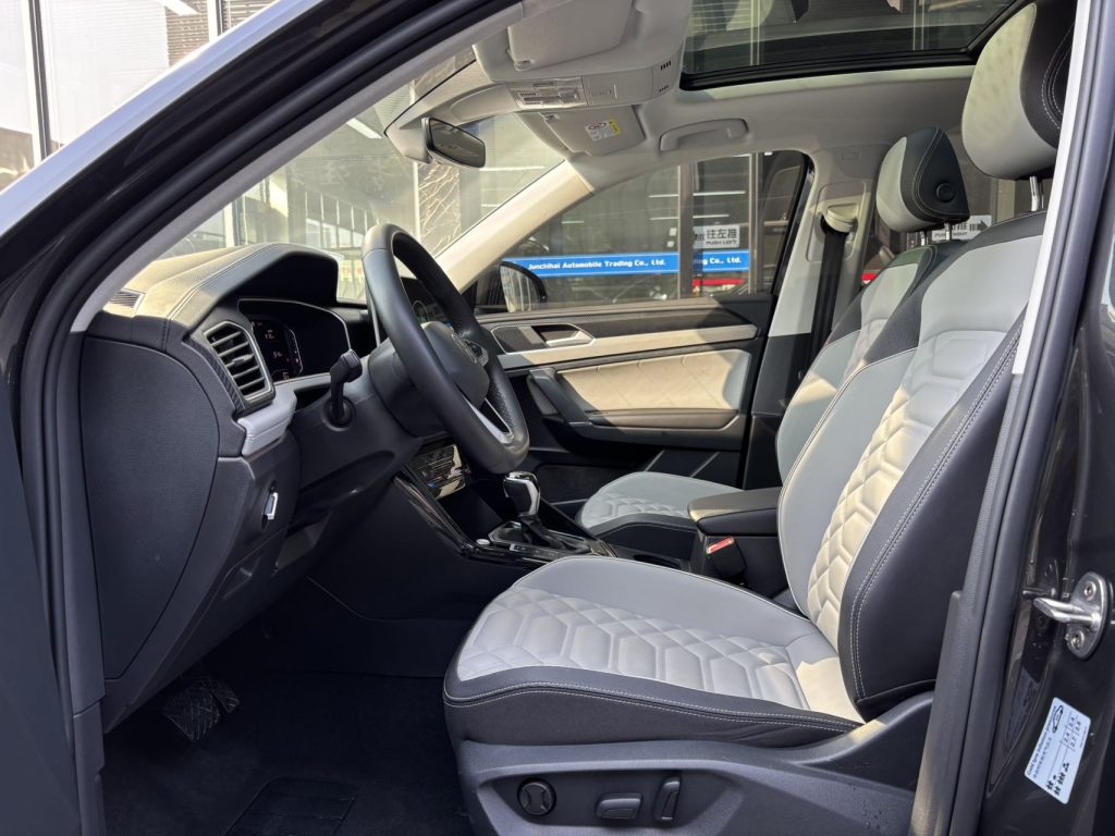 Volkswagen TAYRON 2023 280TSI Передний привод Luxury Plus Advanced Edition - Huishida Trading