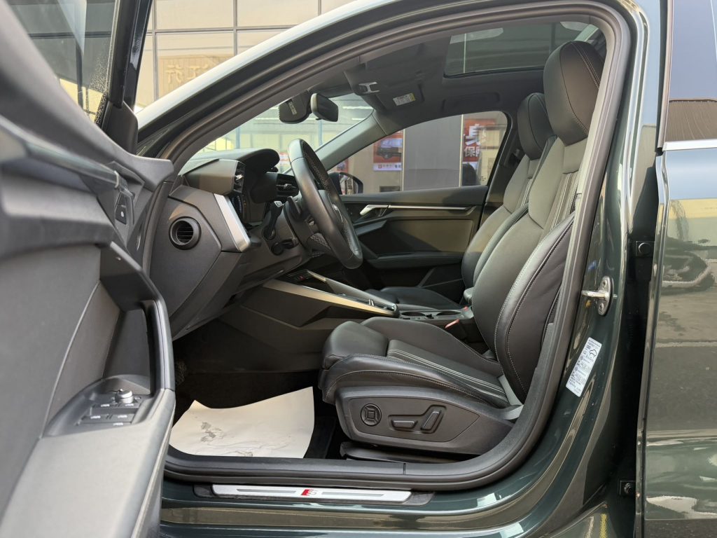 Audi A3 2021 Sportback 35 TFSI Fashion Sport Edition - Huishida Trading