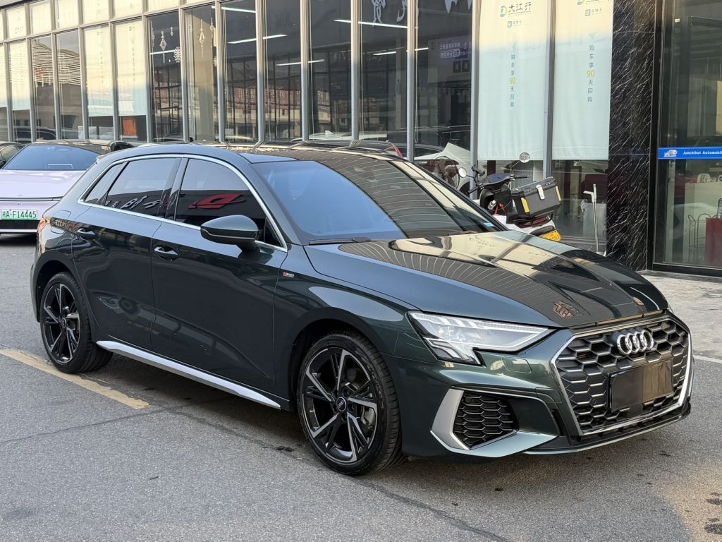 Audi A3 2021 Sportback 35 TFSI Fashion Sport Edition - Huishida Trading