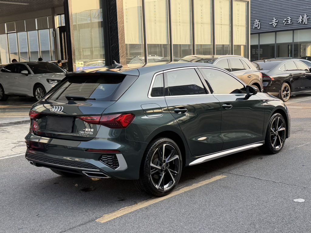 Audi A3 2021 Sportback 35 TFSI Fashion Sport Edition - Huishida Trading