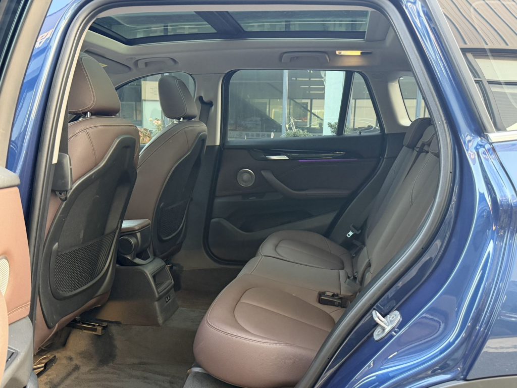 BMW X1 2022 sDrive20Li Fashion Edition - Huishida Trading