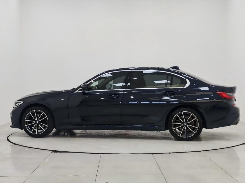 BMW 3 серии 2021 года с обновленным дизайном 320Li M Sport Package - Huishida Trading