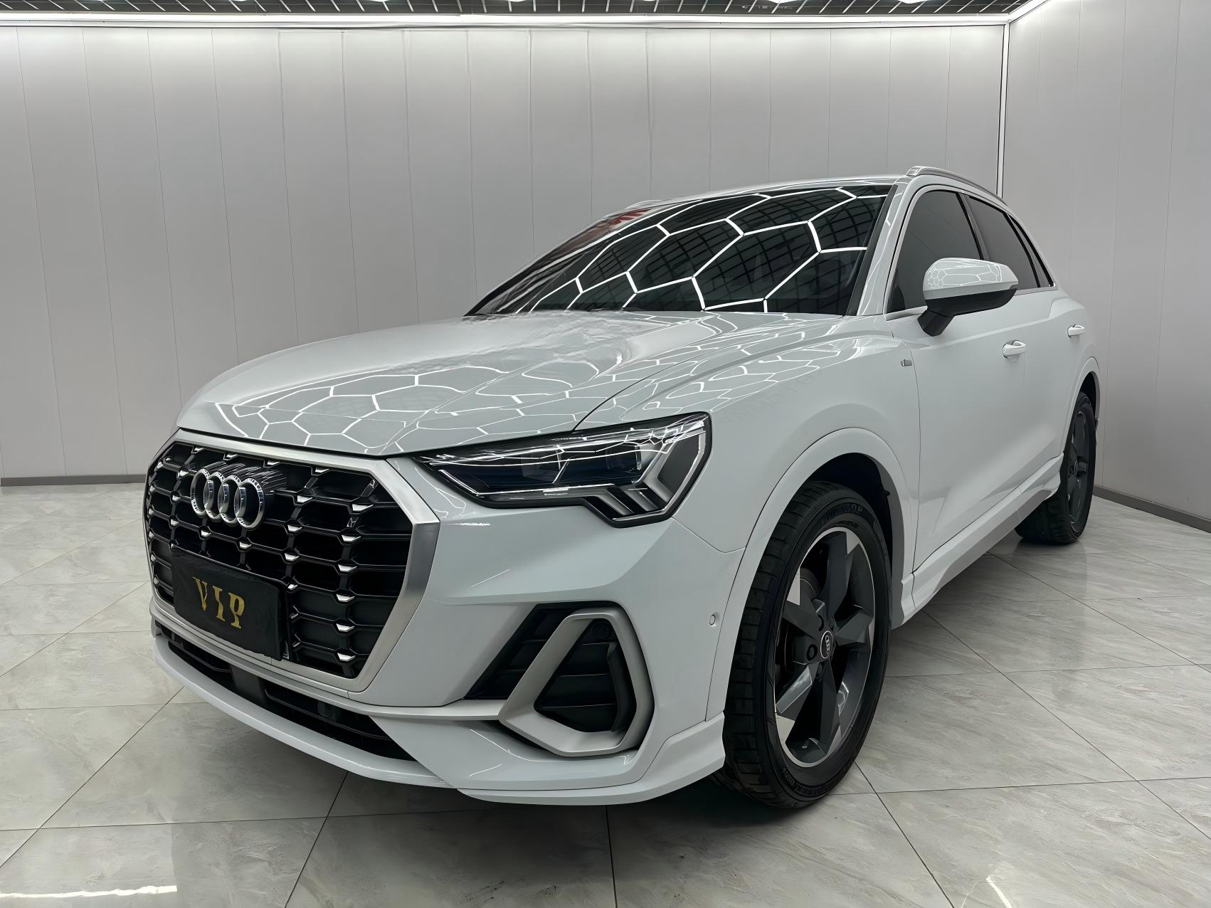 Audi Q3  2022 года  35 TFSI Sportline