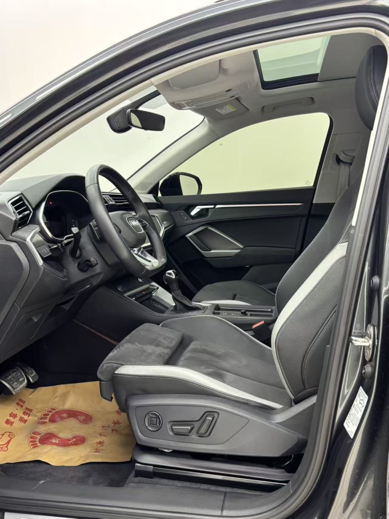 Audi Q3 2023 35 TFSI Sportline (1.4T) - Huishida Trading