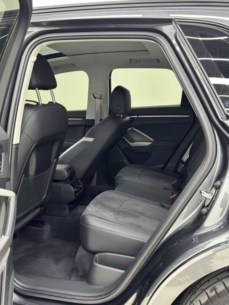 Audi Q3 2023 35 TFSI Sportline (1.4T) - Huishida Trading